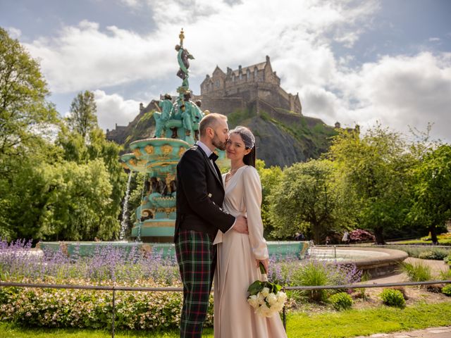 Ian and Claudia&apos;s Wedding in Edinburgh, Lothian &amp; Borders 35