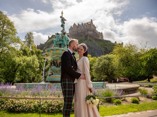 Ian and Claudia&apos;s Wedding in Edinburgh, Lothian &amp; Borders 36