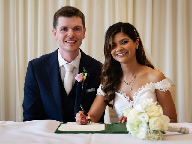 Niall and Keshni's Wedding in Hemel Hempstead, Hertfordshire 23