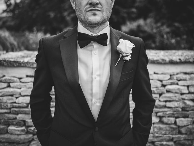 Adam and Anna&apos;s Wedding in Brize Norton, Oxfordshire 16