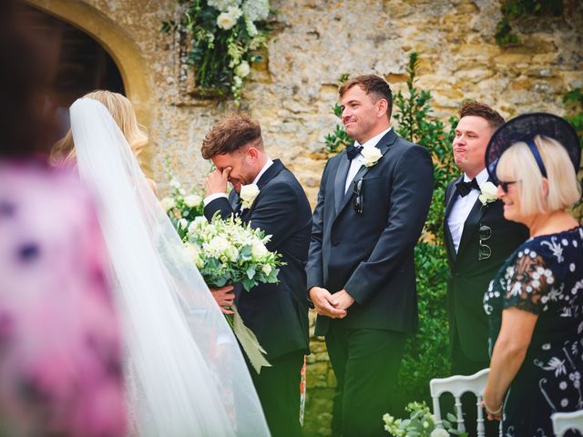 Adam and Anna&apos;s Wedding in Brize Norton, Oxfordshire 31