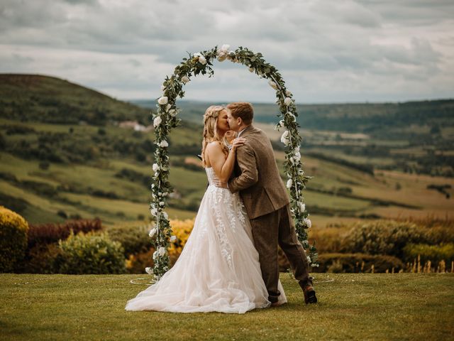 Alan and Annie&apos;s Wedding in Scarborough, North Yorkshire 5