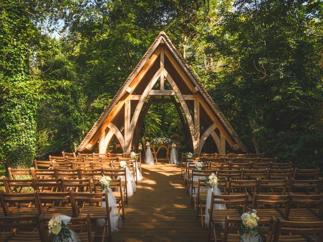 Harry and Alice&apos;s Wedding in Yateley, Hampshire 3
