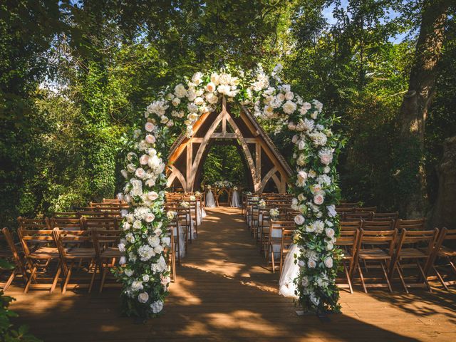 Harry and Alice&apos;s Wedding in Yateley, Hampshire 4