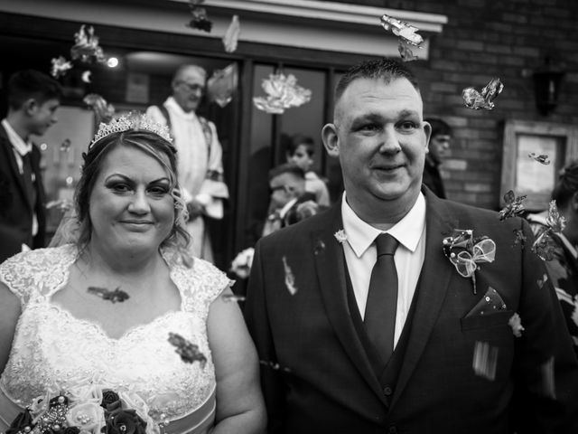 Tracey and Martin&apos;s Wedding in Worcester, Worcestershire 18
