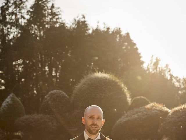 Alex and Sam&apos;s Wedding in Hampton Court, Surrey 11