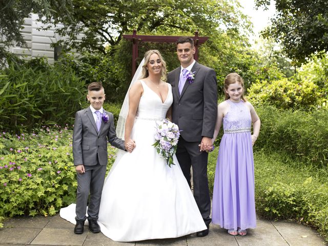 Rob and Kerrie&apos;s Wedding in Runcorn, Cheshire 12