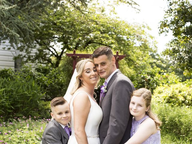 Rob and Kerrie&apos;s Wedding in Runcorn, Cheshire 14