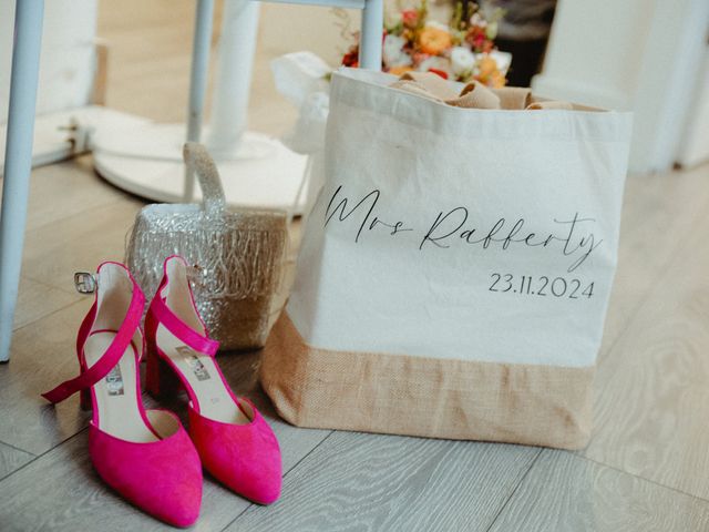 Hitesh and Harriett's Wedding in Bank, South West London 7