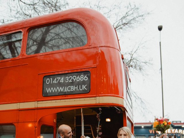 Hitesh and Harriett's Wedding in Bank, South West London 18