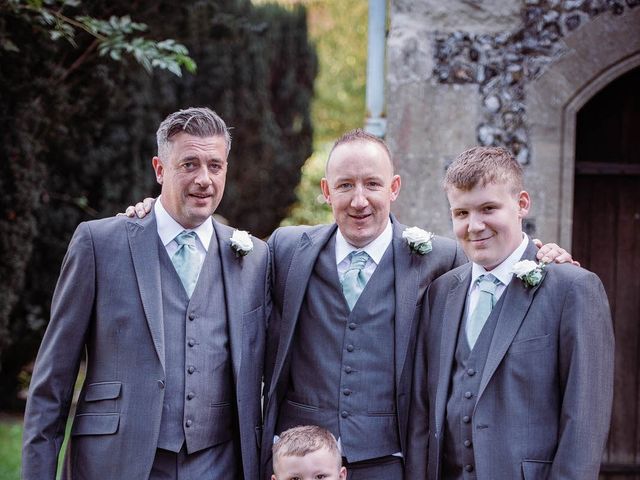 Martyn and Stacey&apos;s Wedding in Hitchin, Hertfordshire 4