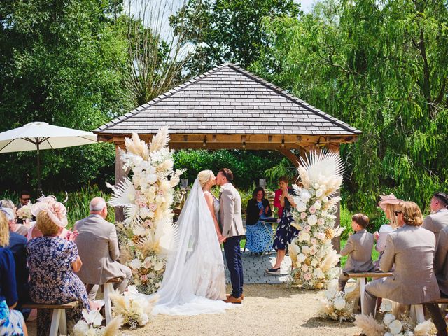 Lee and Abbi&apos;s Wedding in Silchester, Hampshire 26