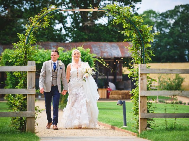 Lee and Abbi&apos;s Wedding in Silchester, Hampshire 40