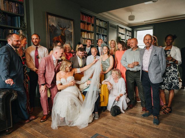 Ashley and Dawn's Wedding in Hammersmith, West London 16