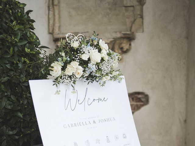 Joshua and Gabriella&apos;s Wedding in Christchurch, Dorset 3