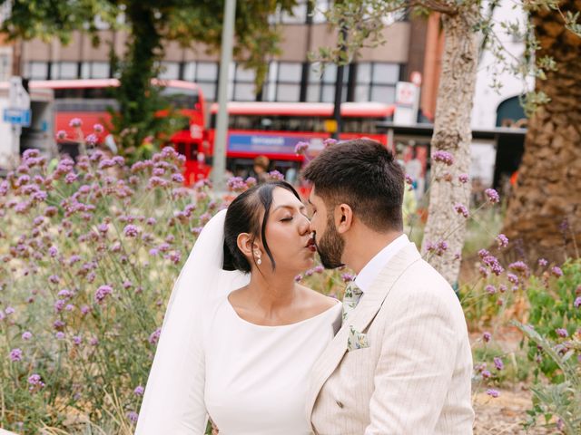 Mahfouz and Rumana's Wedding in Hackney, East London 30