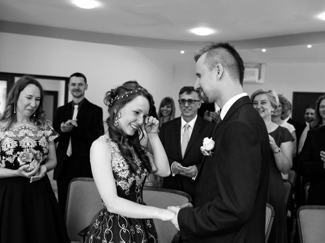 Robert and Patrycja&apos;s Wedding in Leicester, Leicestershire 23