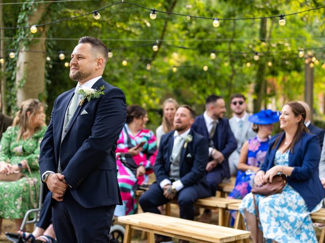 Daniel and Ruth&apos;s Wedding in Belstead, Suffolk 30