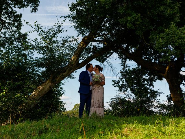 Nick and Helen&apos;s Wedding in Knutsford, Cheshire 8