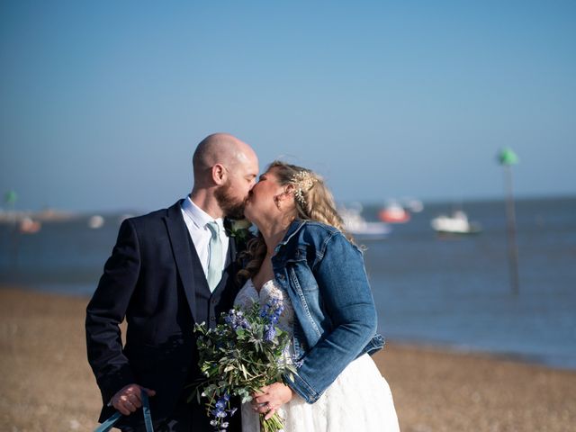 Daniel and Aida&apos;s Wedding in Southend On Sea, Essex 20