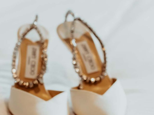 Hannah and Jon's Wedding in Gloucester, Gloucestershire 3