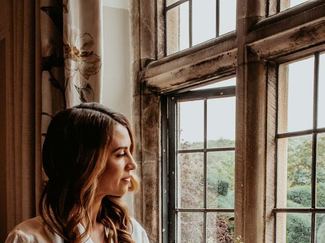 Hannah and Jon's Wedding in Gloucester, Gloucestershire 9