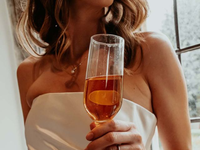Hannah and Jon's Wedding in Gloucester, Gloucestershire 11