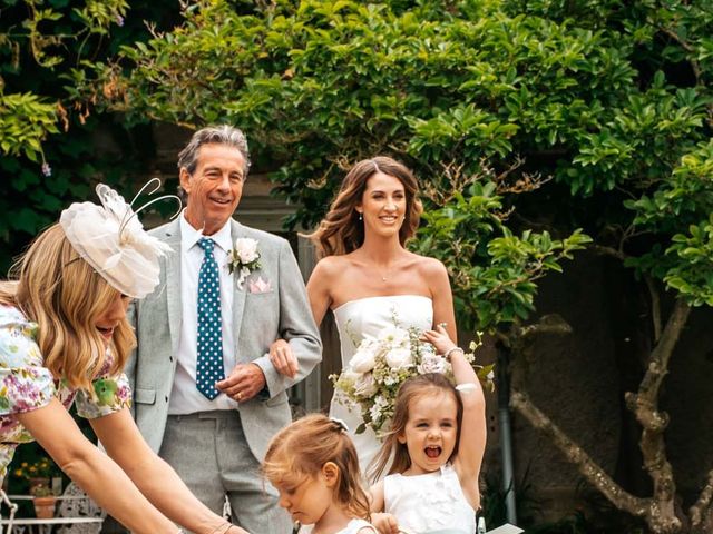 Hannah and Jon's Wedding in Gloucester, Gloucestershire 14