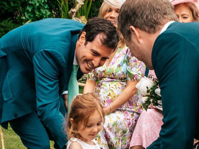 Hannah and Jon's Wedding in Gloucester, Gloucestershire 17