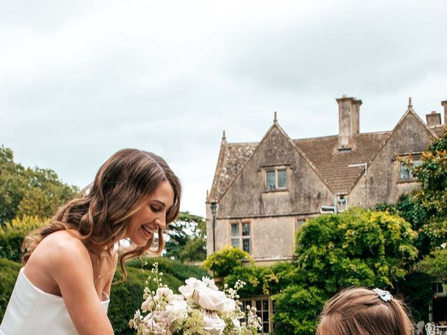 Hannah and Jon's Wedding in Gloucester, Gloucestershire 18