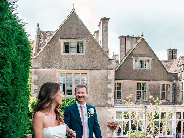 Hannah and Jon's Wedding in Gloucester, Gloucestershire 23