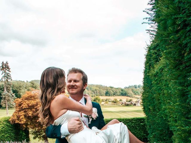 Hannah and Jon's Wedding in Gloucester, Gloucestershire 25