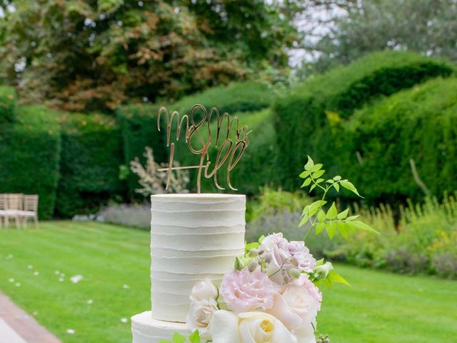 Hannah and Jon's Wedding in Gloucester, Gloucestershire 31