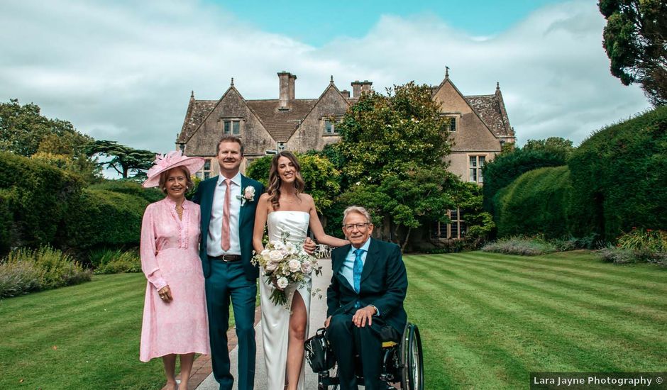 Hannah and Jon's Wedding in Gloucester, Gloucestershire