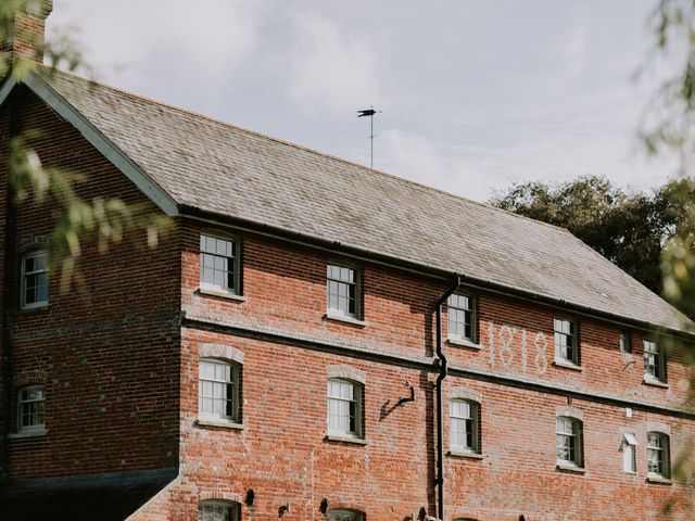 Mike and Grace&apos;s Wedding in Sopley, Hampshire 4