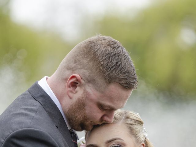 Sian and Tony's Wedding in Spalding, Lincolnshire 7
