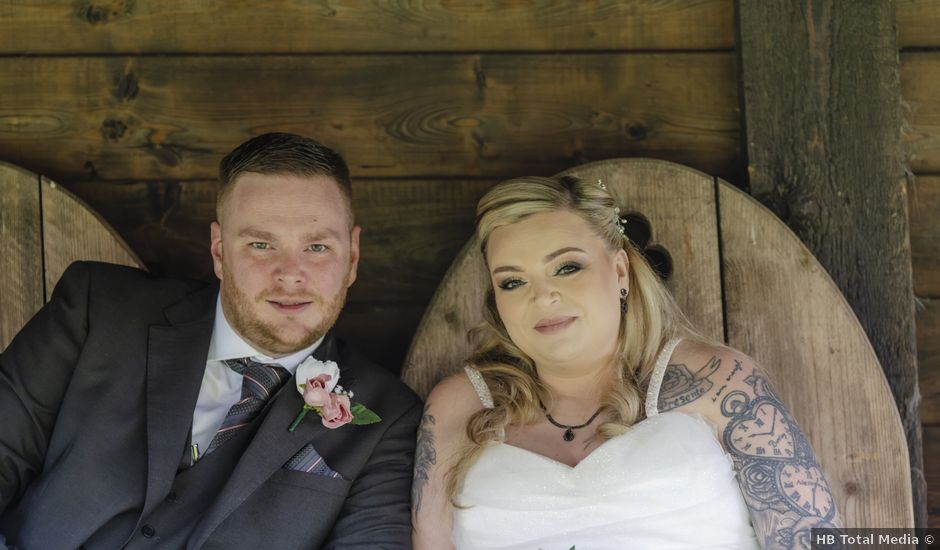 Sian and Tony's Wedding in Spalding, Lincolnshire