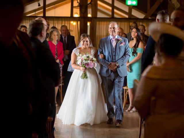 Tom and Amy&apos;s Wedding in Silchester, Hampshire 20