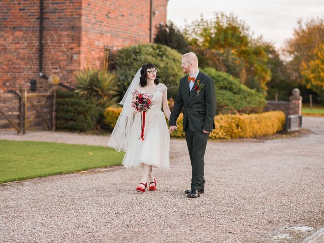 Isobel and Joshua&apos;s Wedding in Bobbington, Staffordshire 22