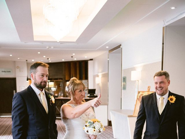 Elaine and Nigel's Wedding in Washington, Tyne &amp; Wear 8
