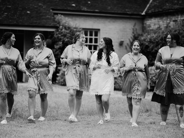 Sam and Hanna&apos;s Wedding in Biggleswade, Bedfordshire 4