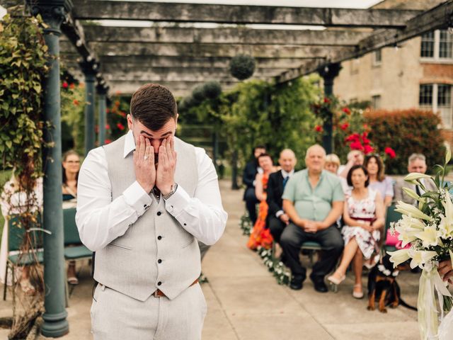 Sam and Hanna&apos;s Wedding in Biggleswade, Bedfordshire 12