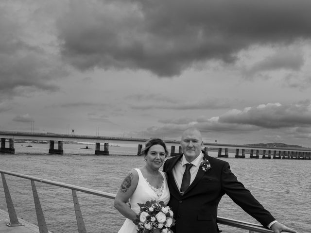 Kathleen and Paul&apos;s Wedding in Dundee, Fife &amp; Angus 3