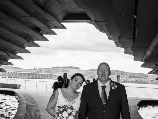 Kathleen and Paul&apos;s Wedding in Dundee, Fife &amp; Angus 4