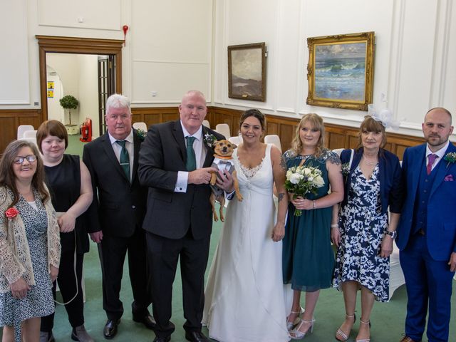Kathleen and Paul&apos;s Wedding in Dundee, Fife &amp; Angus 7