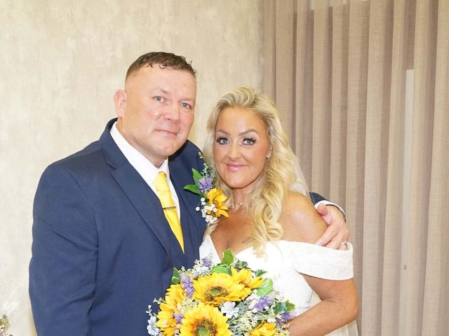 Wayne and Dawn&apos;s Wedding in Salford, Greater Manchester 80