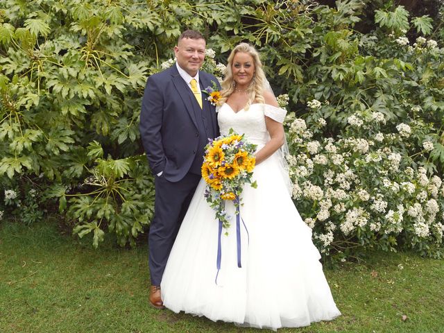 Wayne and Dawn&apos;s Wedding in Salford, Greater Manchester 2