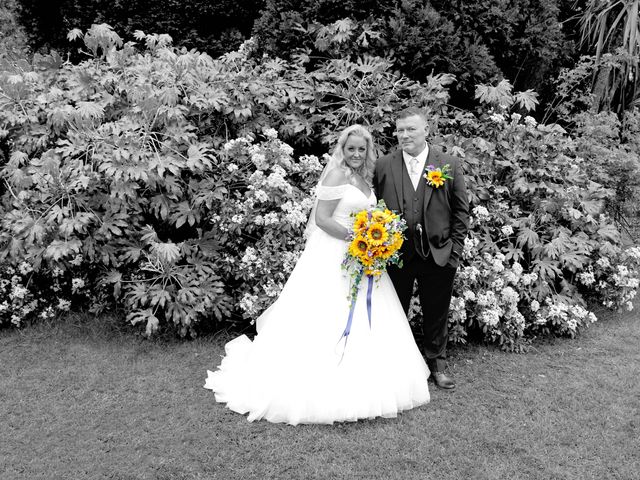 Wayne and Dawn&apos;s Wedding in Salford, Greater Manchester 117