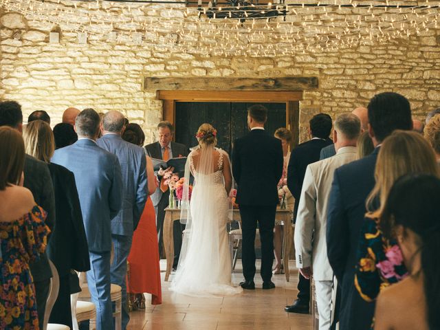 Luke and Hannah&apos;s Wedding in Brize Norton, Oxfordshire 17