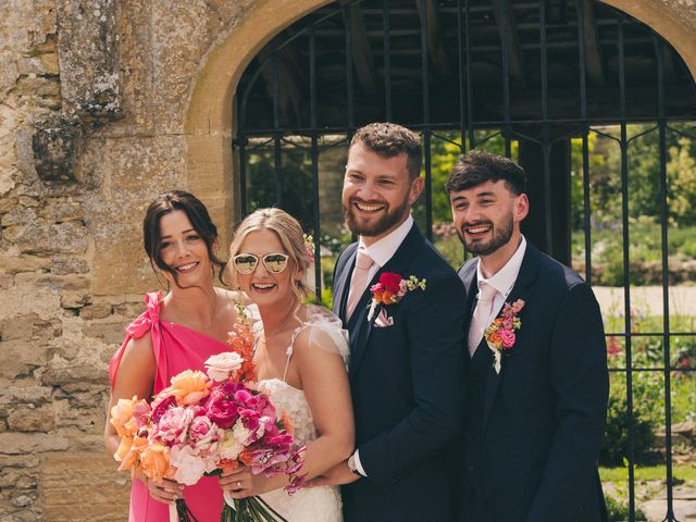 Luke and Hannah&apos;s Wedding in Brize Norton, Oxfordshire 43